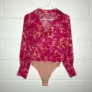 < Entro Pink Floral Print Bodysuit >